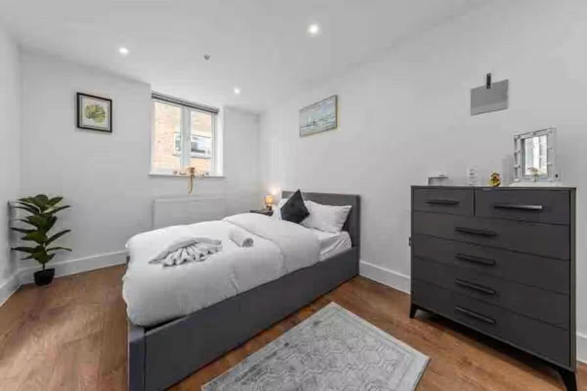 Sleep 6 Eye Victoria Vauxhall Wr4 *